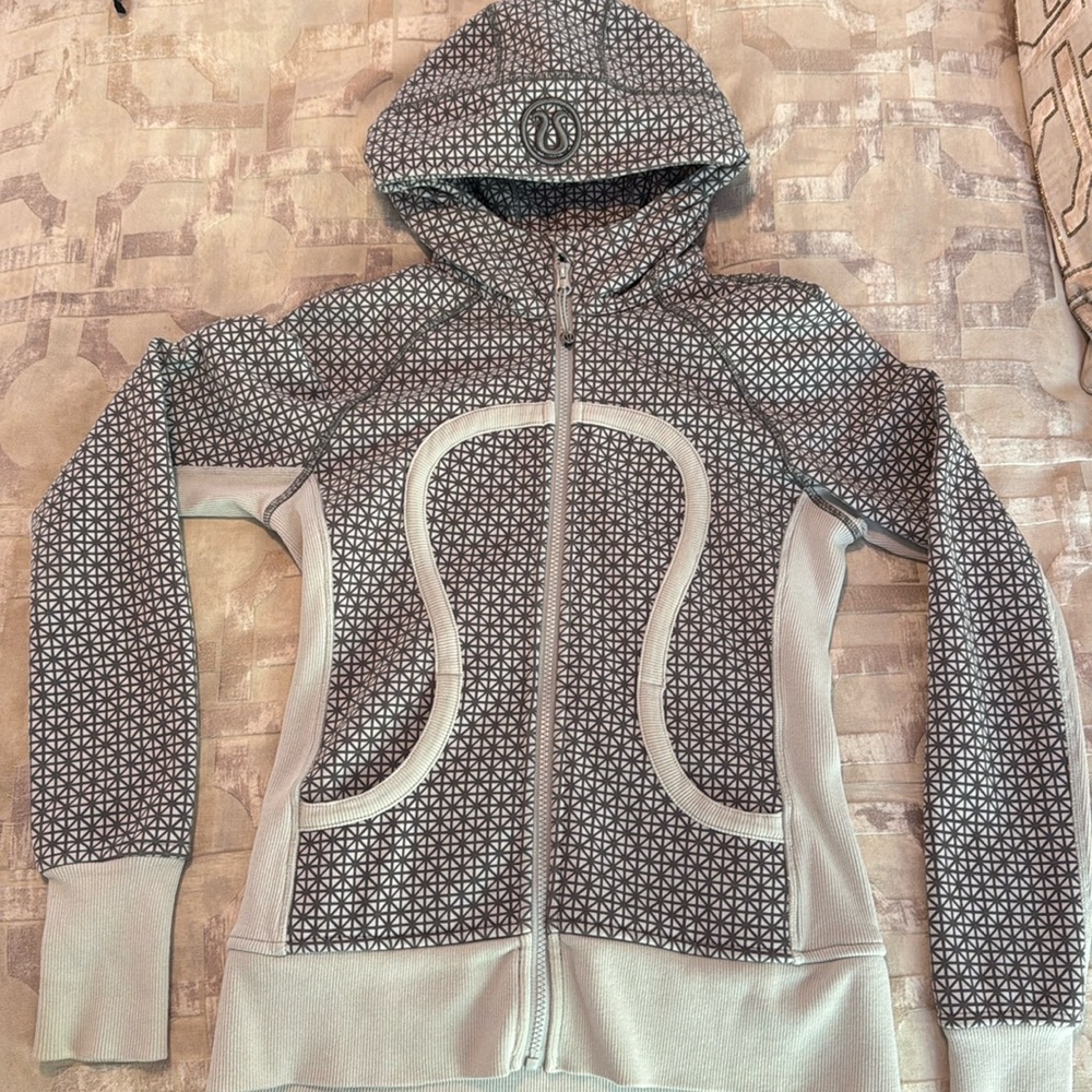 Lululemon Scuba Full Zip hoodie Size 6